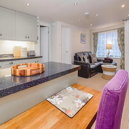 The Old Surgery, Cosy In The Heart Of Apartment Whitby